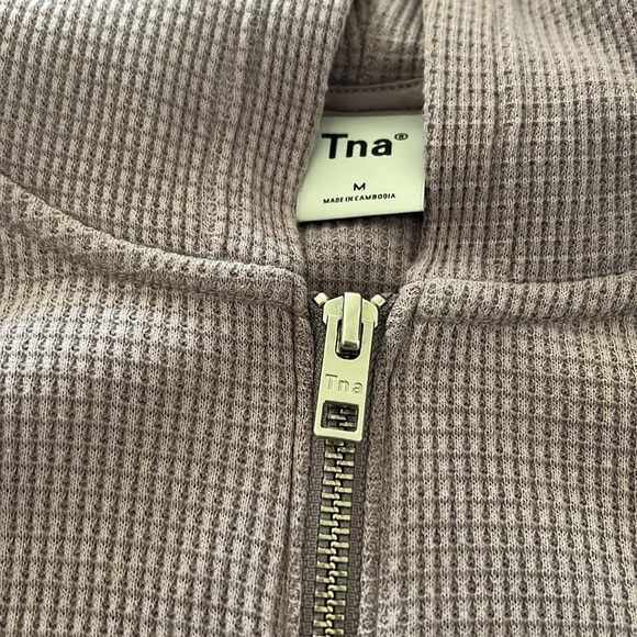TNA cropped waffle hoodie- pale lavender - Picture 2 of 3